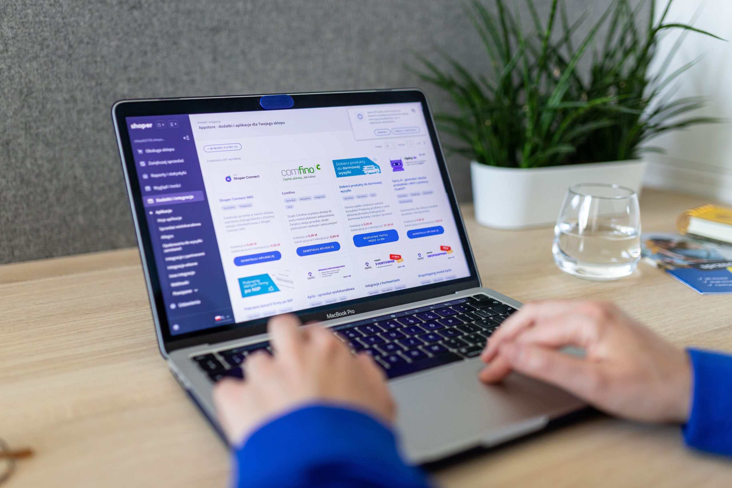 電商網站架設大比拼 Shopify 與 WooCommerce 哪個更適合你 - Shopify和WooCommerce主題範例